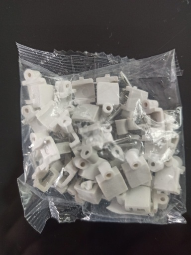 [853] GRAPA PLASTICA RECTA #4 PARA DROP X40 UND.